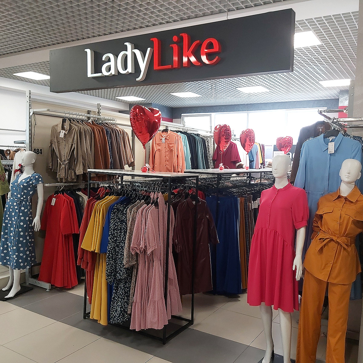 Магазин LadyLike в ТЦ Шувар на 2-ом этаже