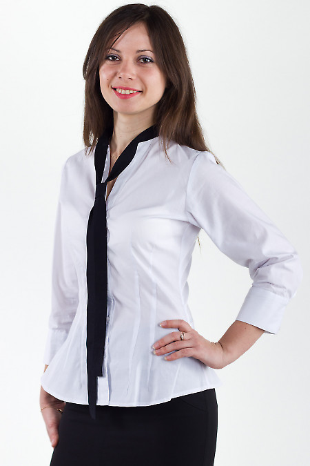 Фото Блузка белая с черным галстуком Деловая женская одежда